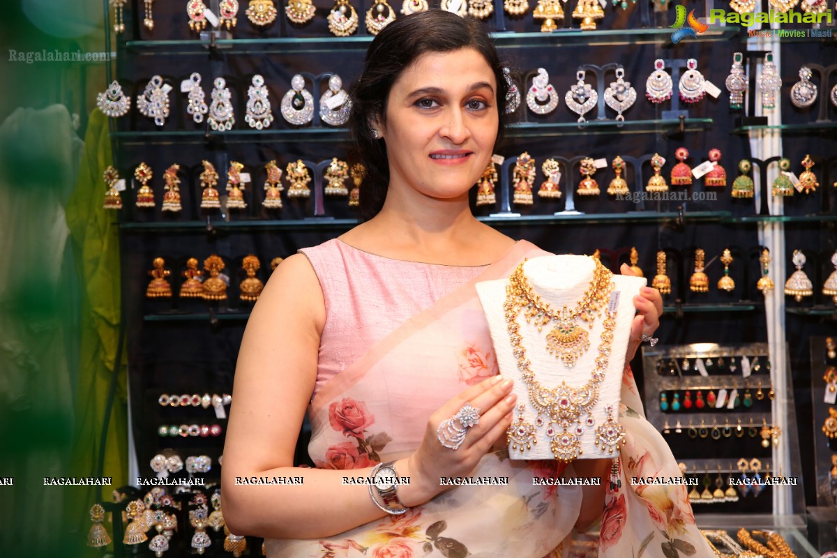 Ananya Simlai Inaugurates Sashi Nahata's Akritti Elite - The Day & Night Bazaar @ The Park, Hyderabad