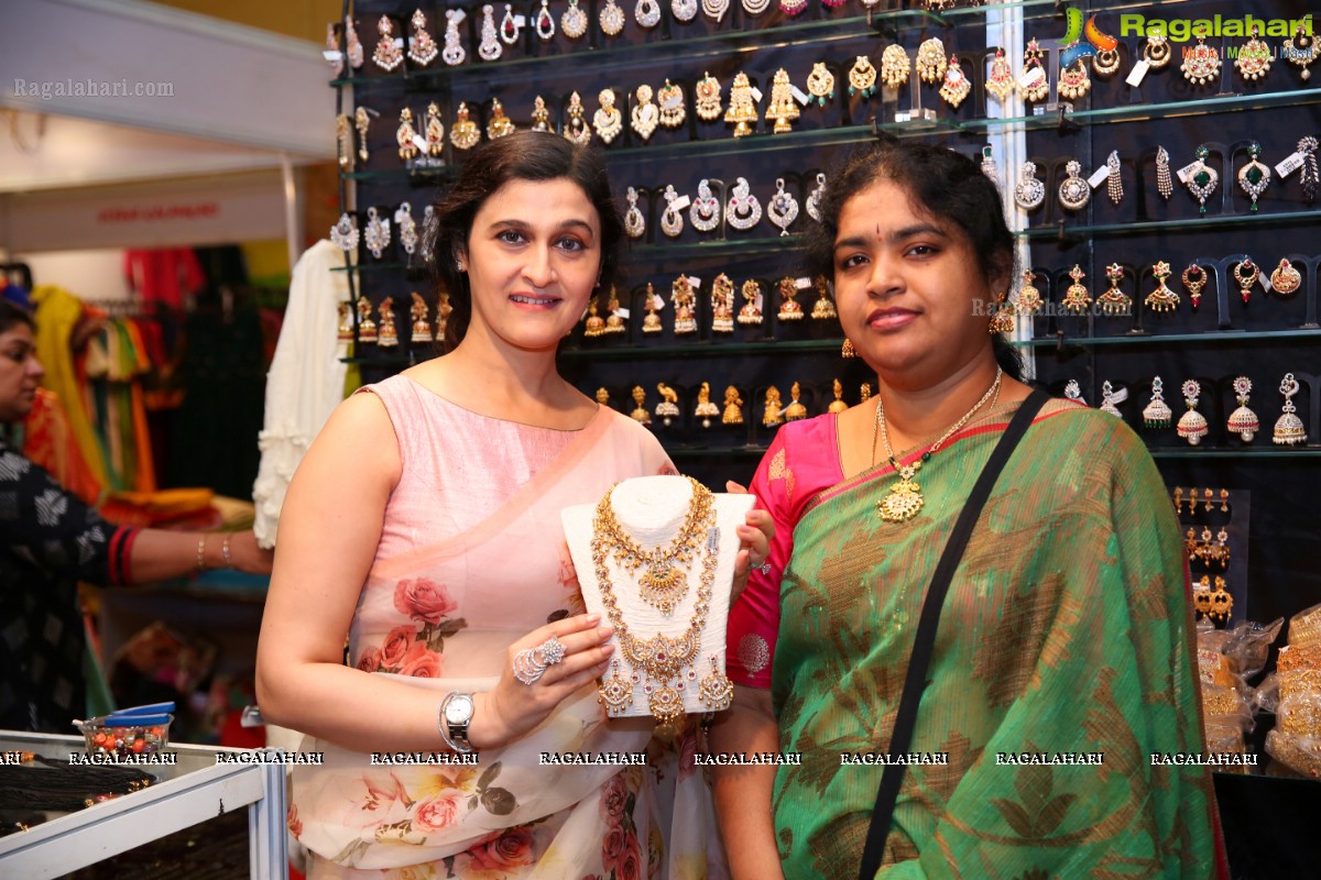 Ananya Simlai Inaugurates Sashi Nahata's Akritti Elite - The Day & Night Bazaar @ The Park, Hyderabad