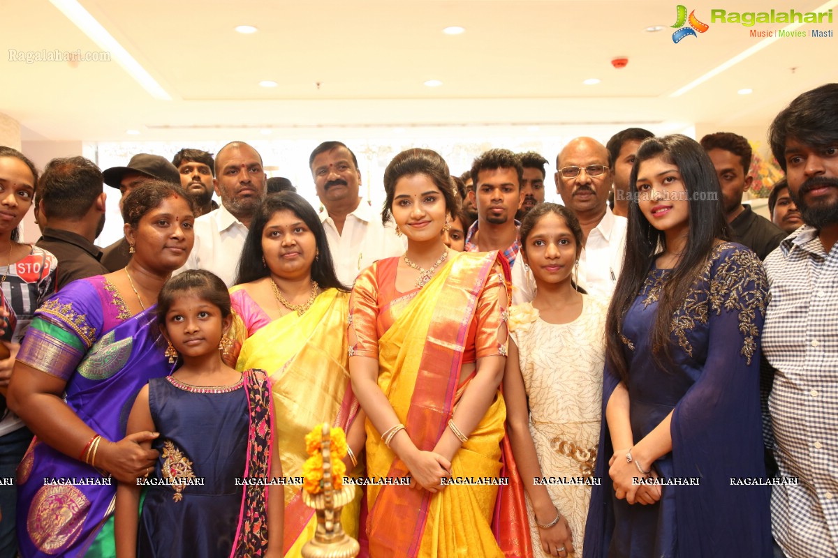 Anupama Parameswaran Launches RS Brothers at A.S.Rao Nagar, Hyderabad