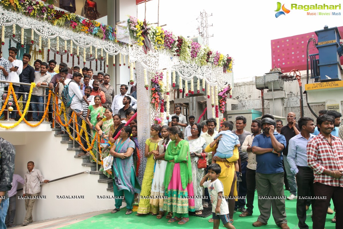 Anupama Parameswaran Launches RS Brothers at A.S.Rao Nagar, Hyderabad