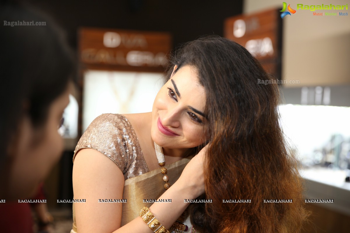 Archana visits Diva Galleria, Temple & Diamond Jewellery Exhibition