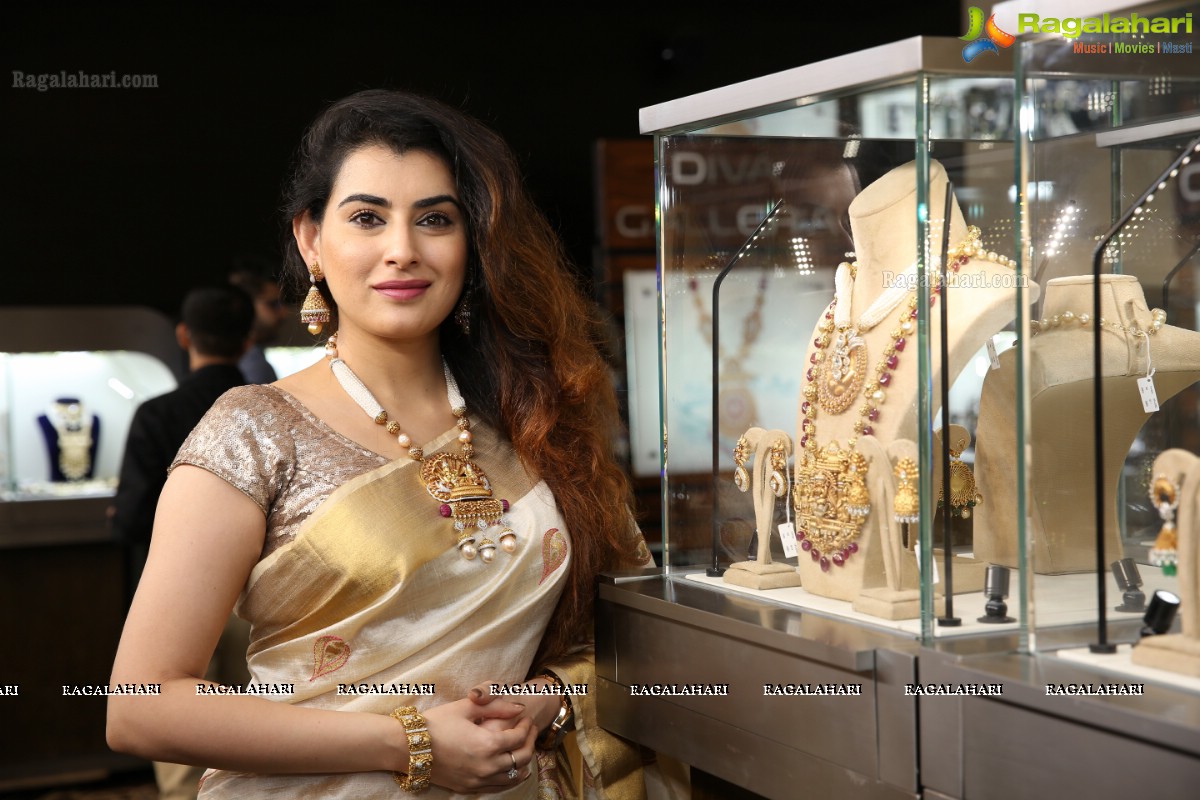 Archana visits Diva Galleria, Temple & Diamond Jewellery Exhibition