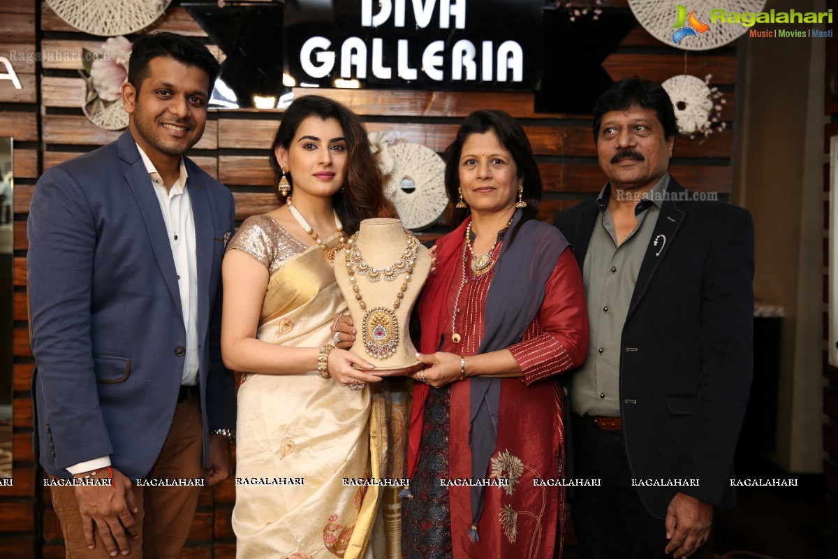 Archana visits Diva Galleria, Temple & Diamond Jewellery Exhibition