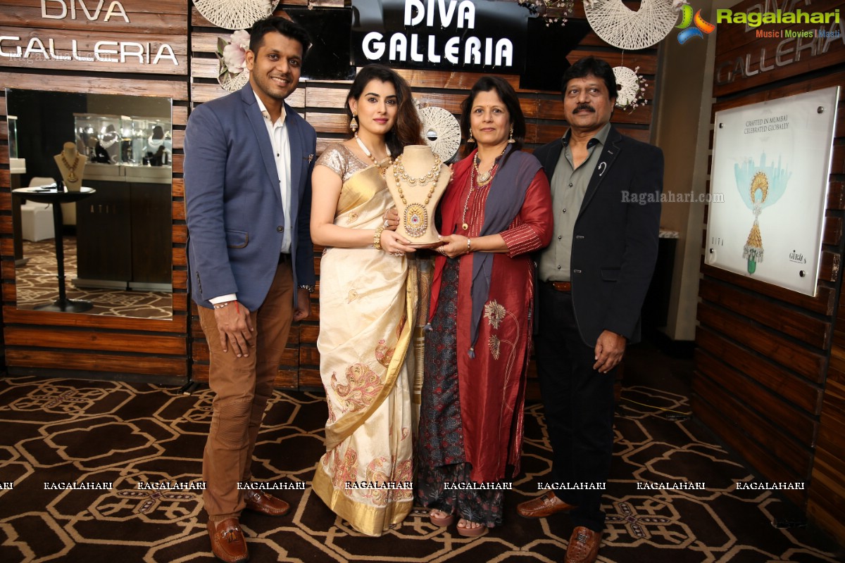 Archana visits Diva Galleria, Temple & Diamond Jewellery Exhibition