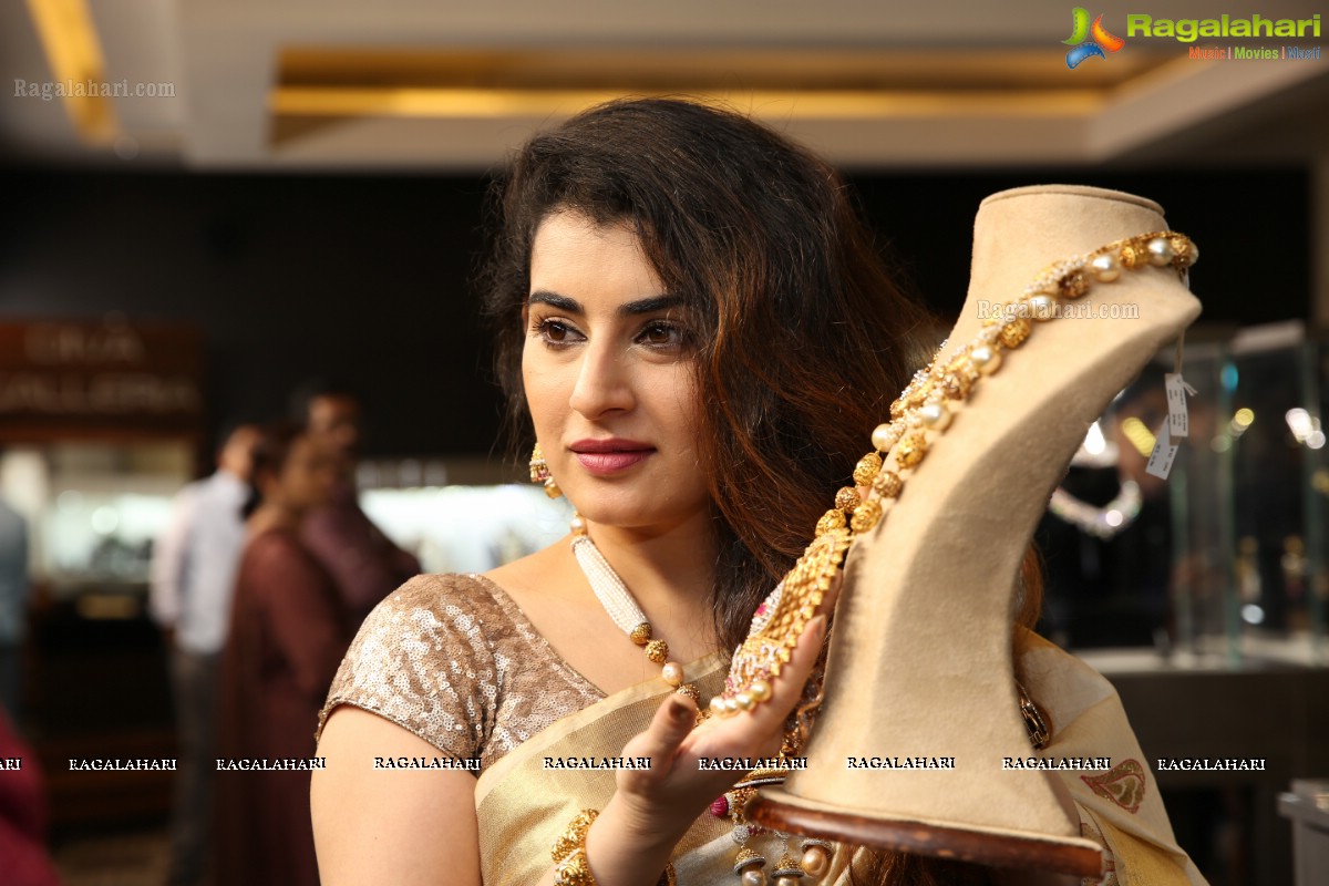 Archana visits Diva Galleria, Temple & Diamond Jewellery Exhibition