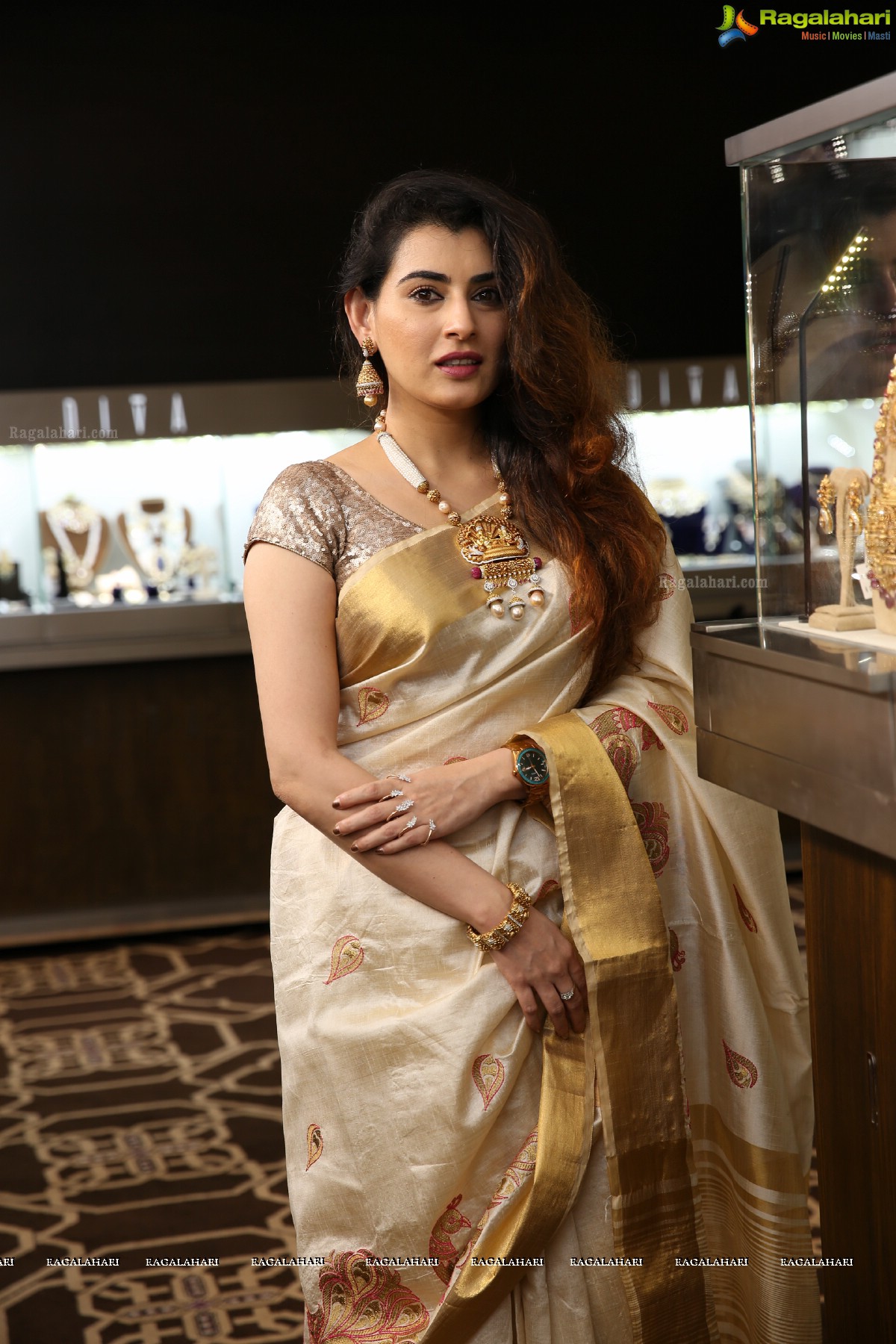 Archana visits Diva Galleria, Temple & Diamond Jewellery Exhibition