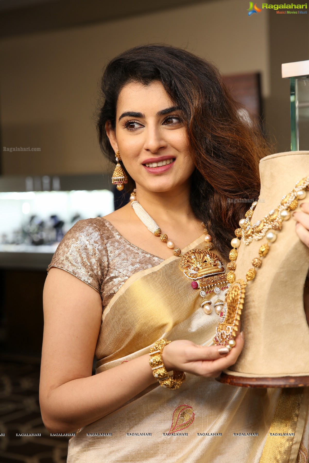 Archana visits Diva Galleria, Temple & Diamond Jewellery Exhibition