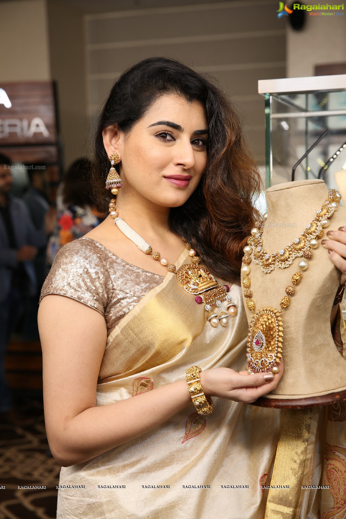 Archana visits Diva Galleria, Temple & Diamond Jewellery Exhibition