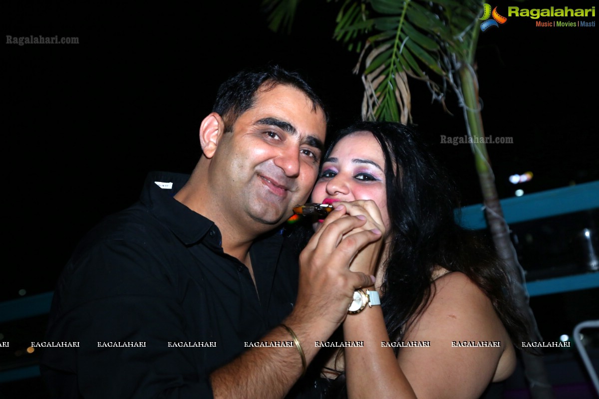 Ashish & Simran Wedding Anniversary at Tiki Shack