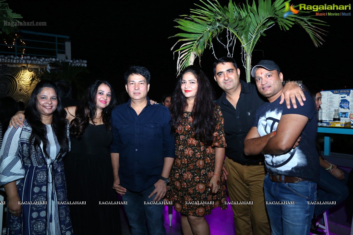 Ashish & Simran Wedding Anniversary at Tiki Shack