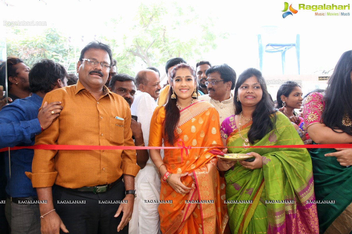 Rashmi Gautam Launches Bhagawati Shopping Mall @ Champapet