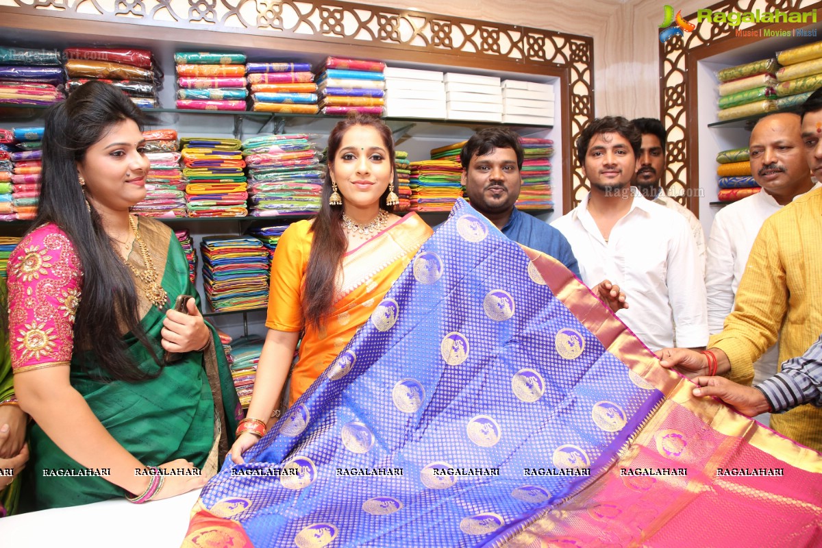 Rashmi Gautam Launches Bhagawati Shopping Mall @ Champapet