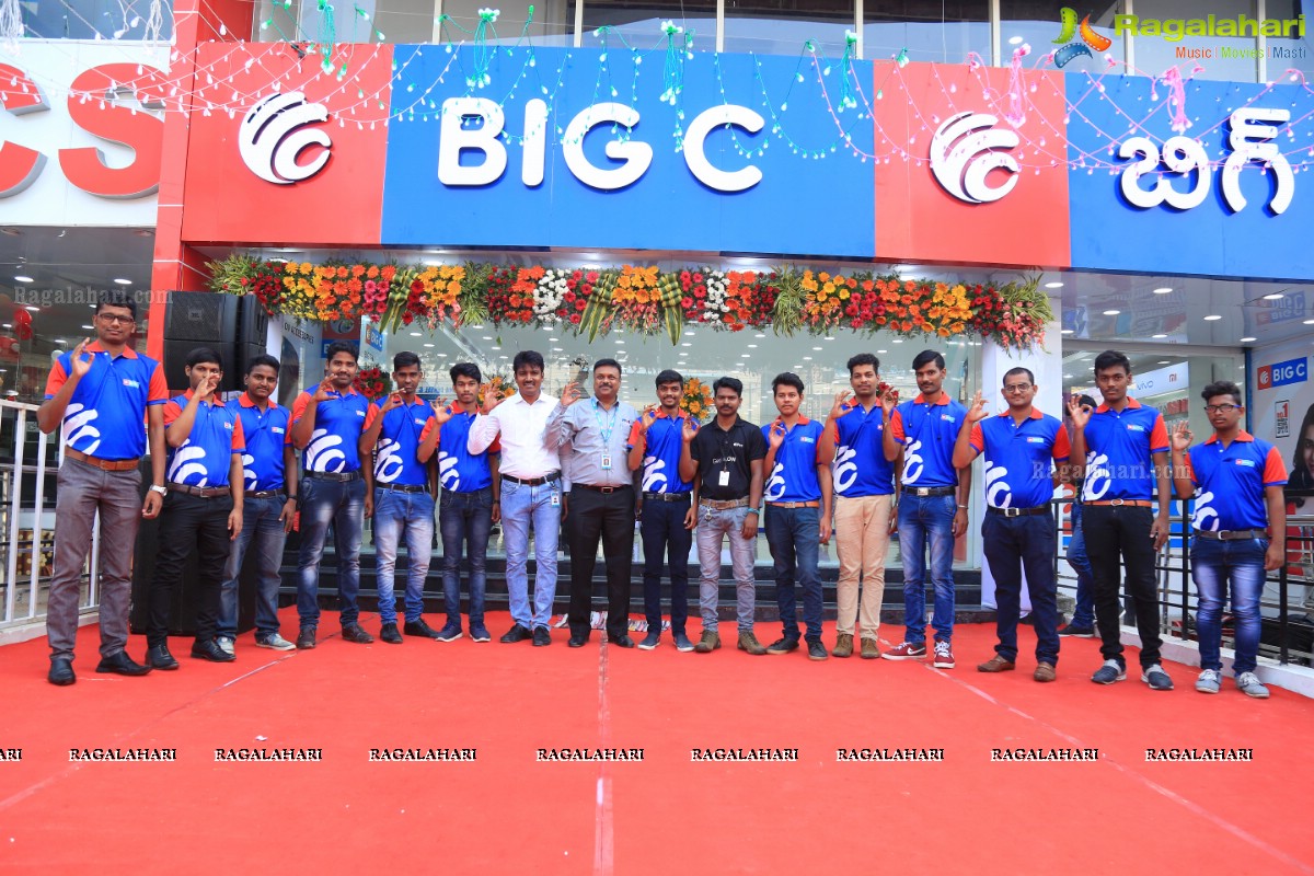 Big C 226th Store Launch in Vizag By Raashi khanna