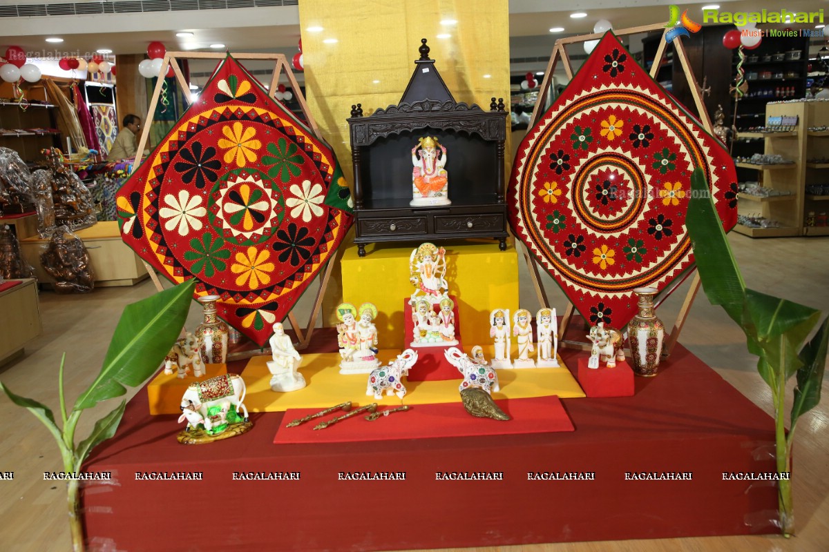 CCIC Organises an Exhibition Cum Sale ‘Cottage Craft Mela’