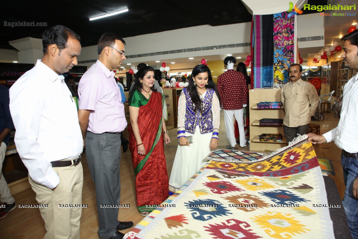 CCIC Organises an Exhibition Cum Sale ‘Cottage Craft Mela’