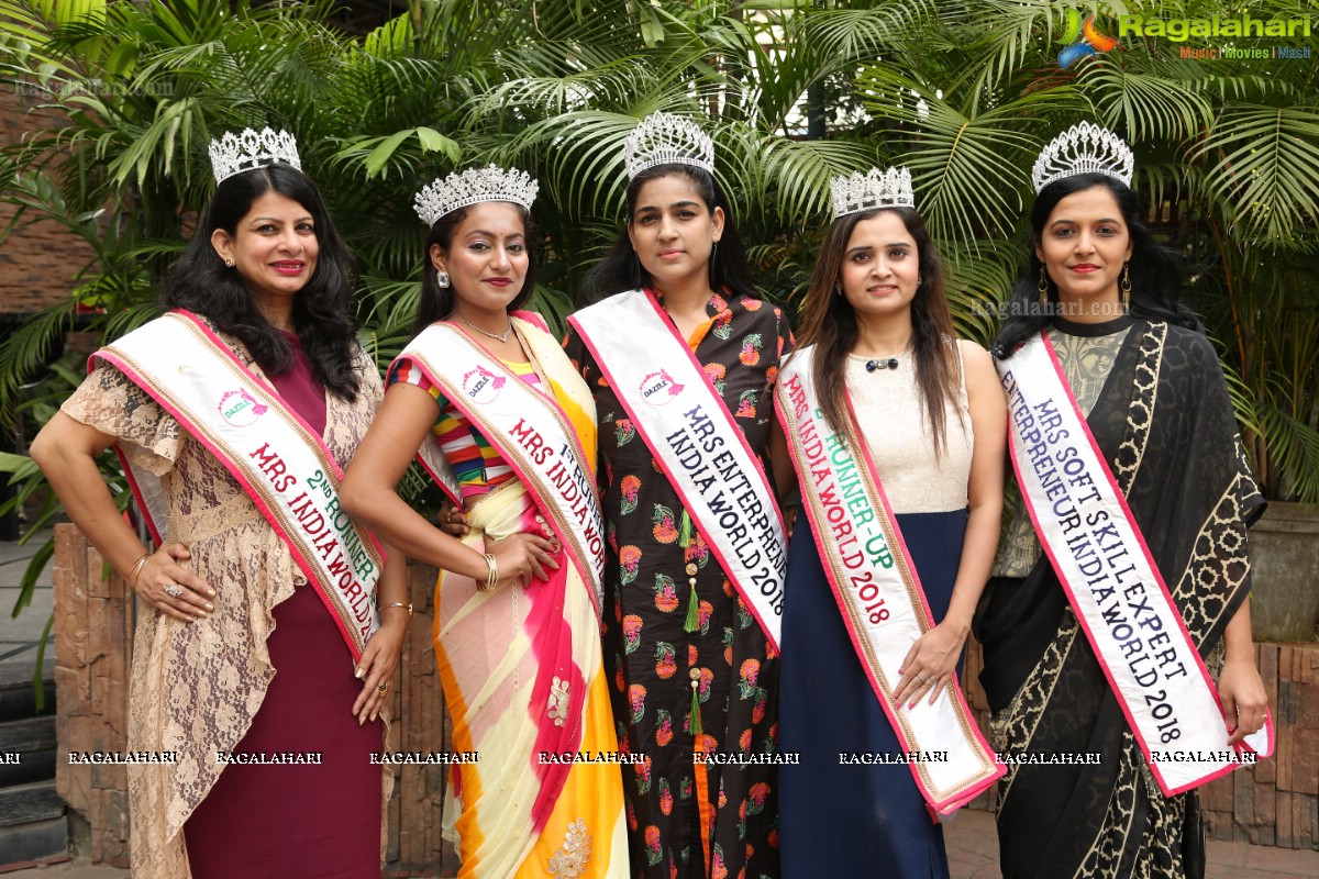 Dazzle Team Miss & Mrs Telangana 2019 Press Meet