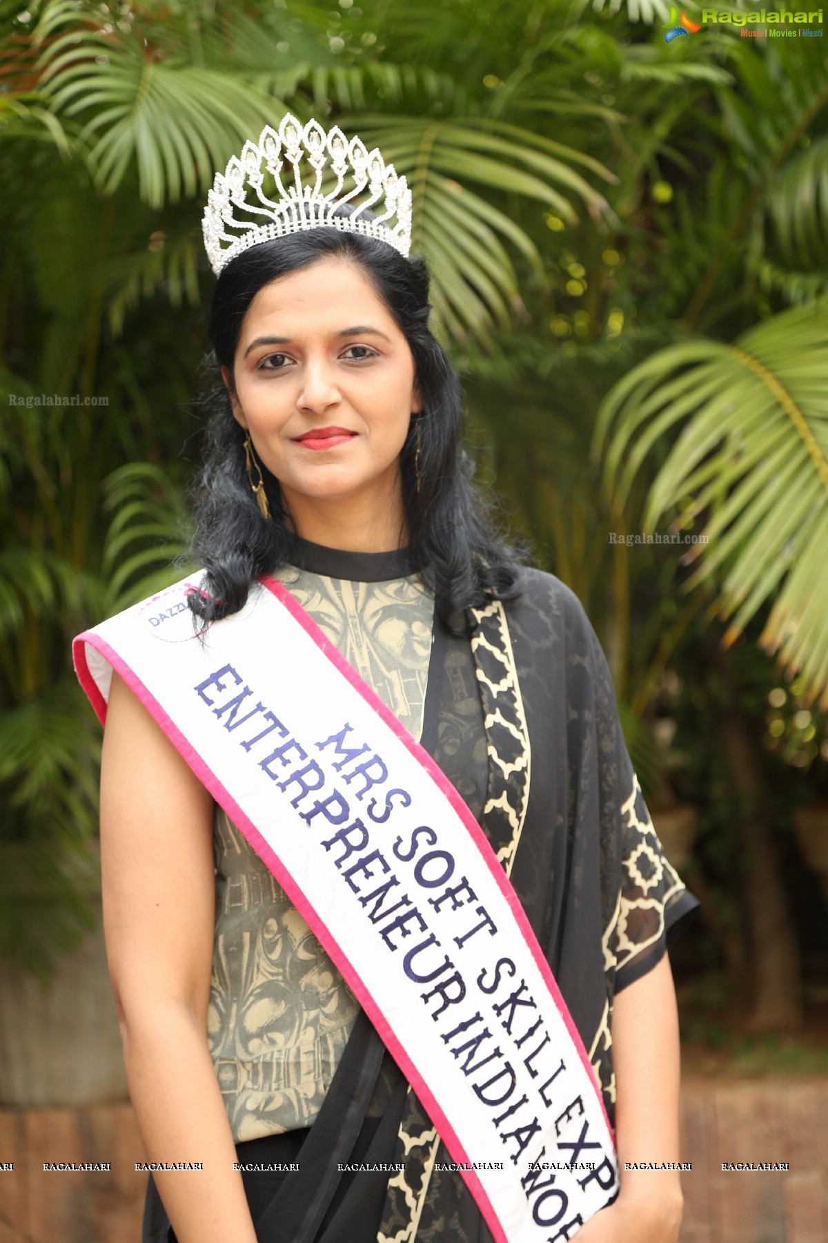 Dazzle Team Miss & Mrs Telangana 2019 Press Meet