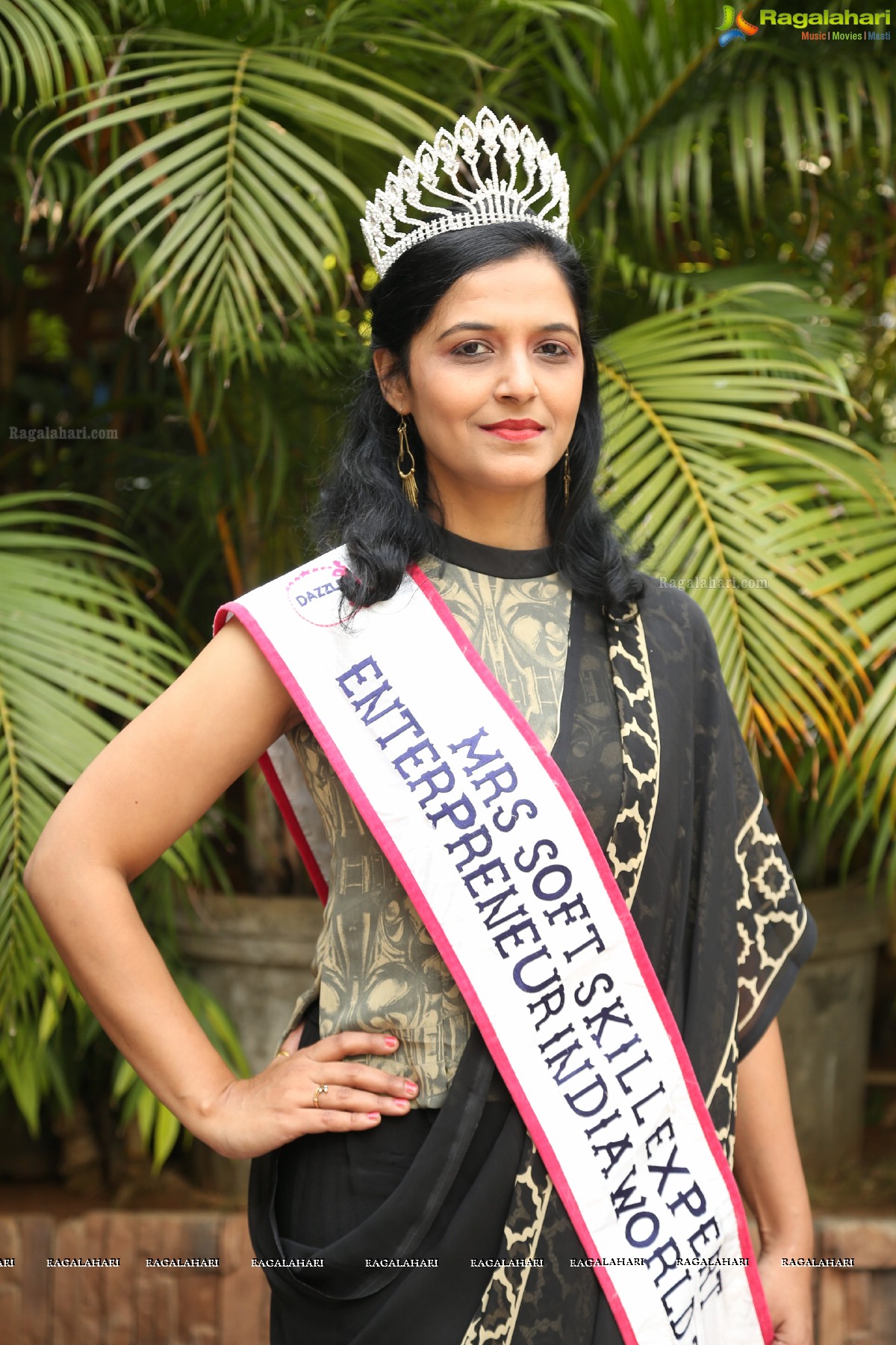 Dazzle Team Miss & Mrs Telangana 2019 Press Meet