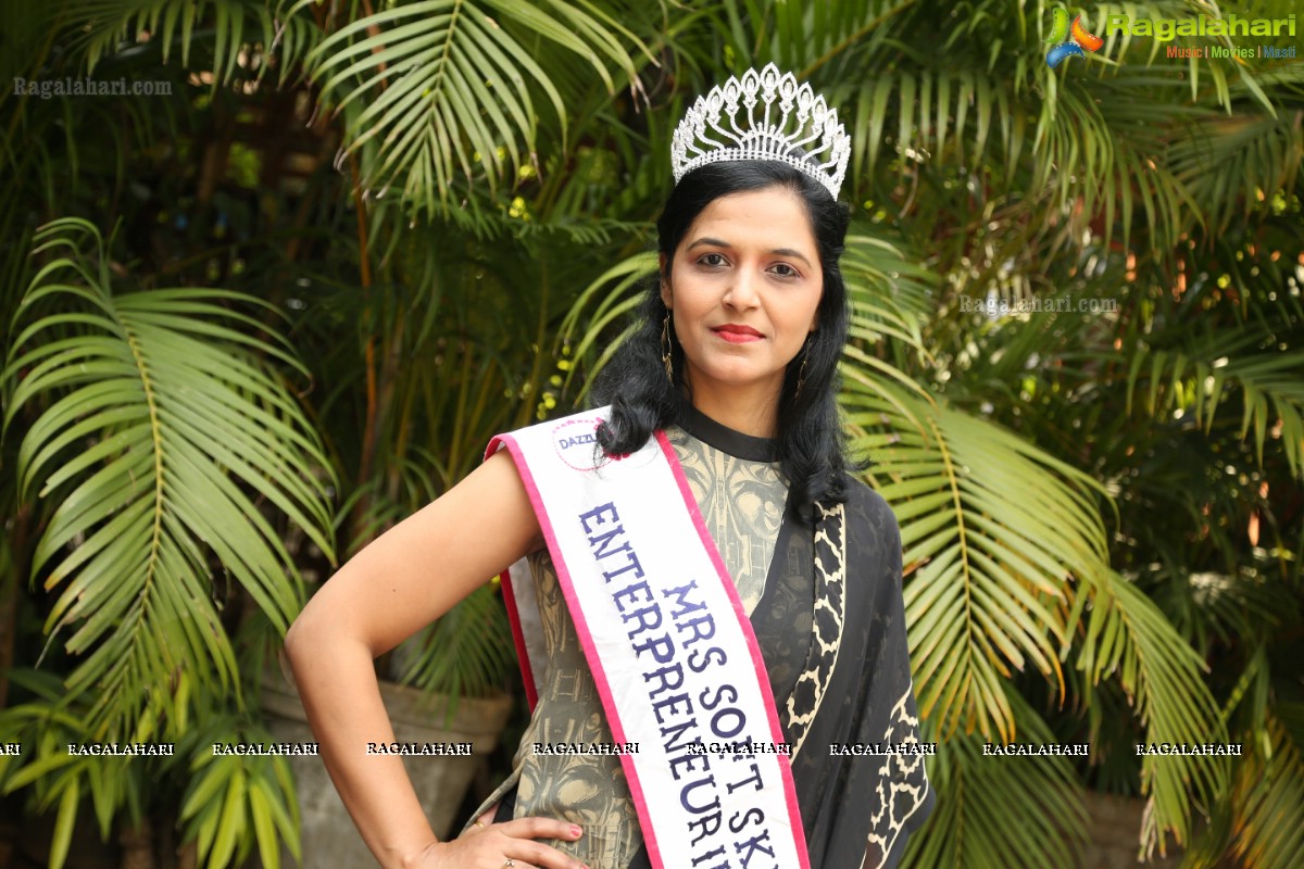 Dazzle Team Miss & Mrs Telangana 2019 Press Meet