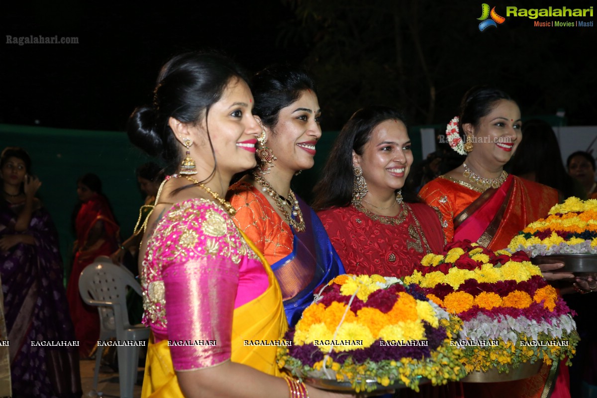 Deepthi Mamidi Organises Bathukamma Celebrations