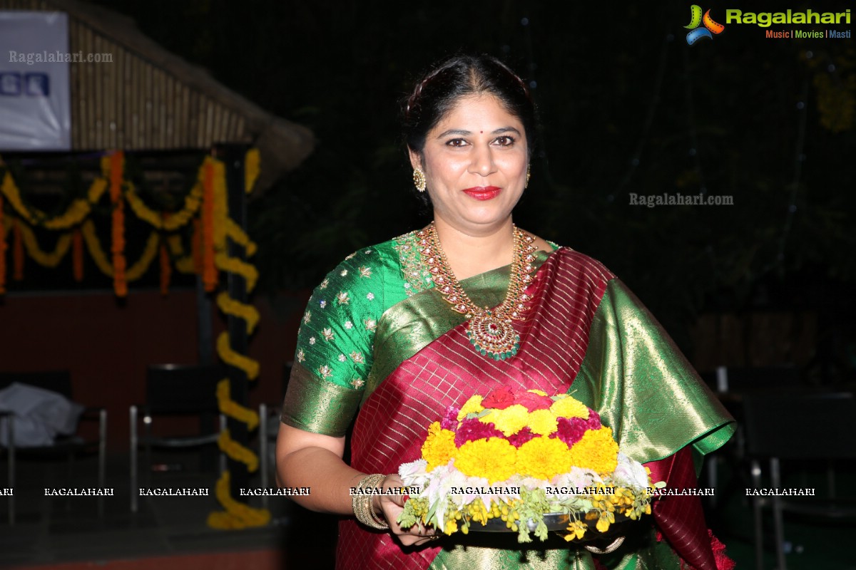 Deepthi Mamidi Organises Bathukamma Celebrations