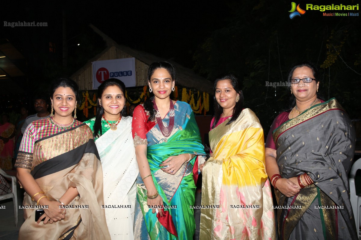 Deepthi Mamidi Organises Bathukamma Celebrations