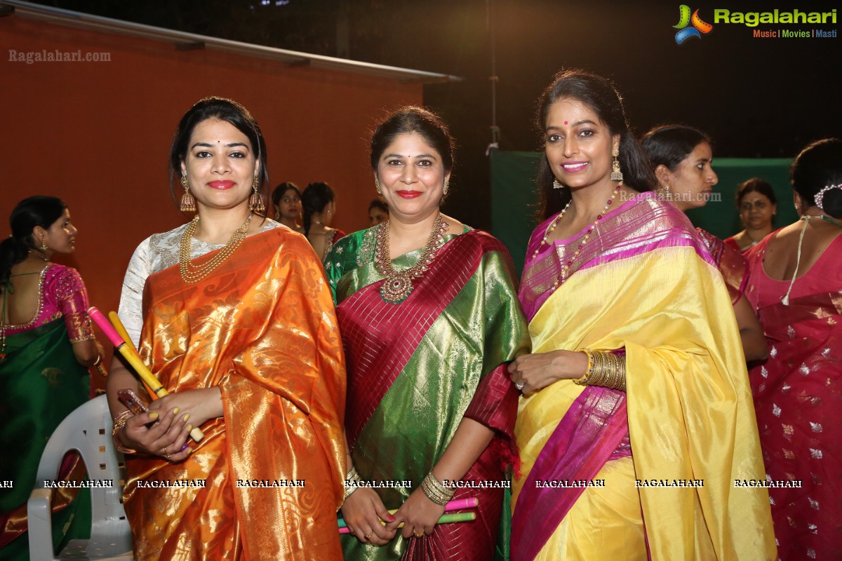 Deepthi Mamidi Organises Bathukamma Celebrations