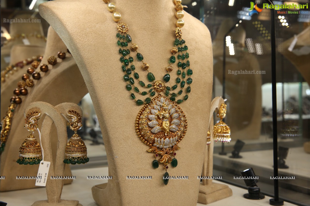 Diva Galleria - An Exhibition of Luxurious Diamond & Temple Jewellery @ Park Hyatt