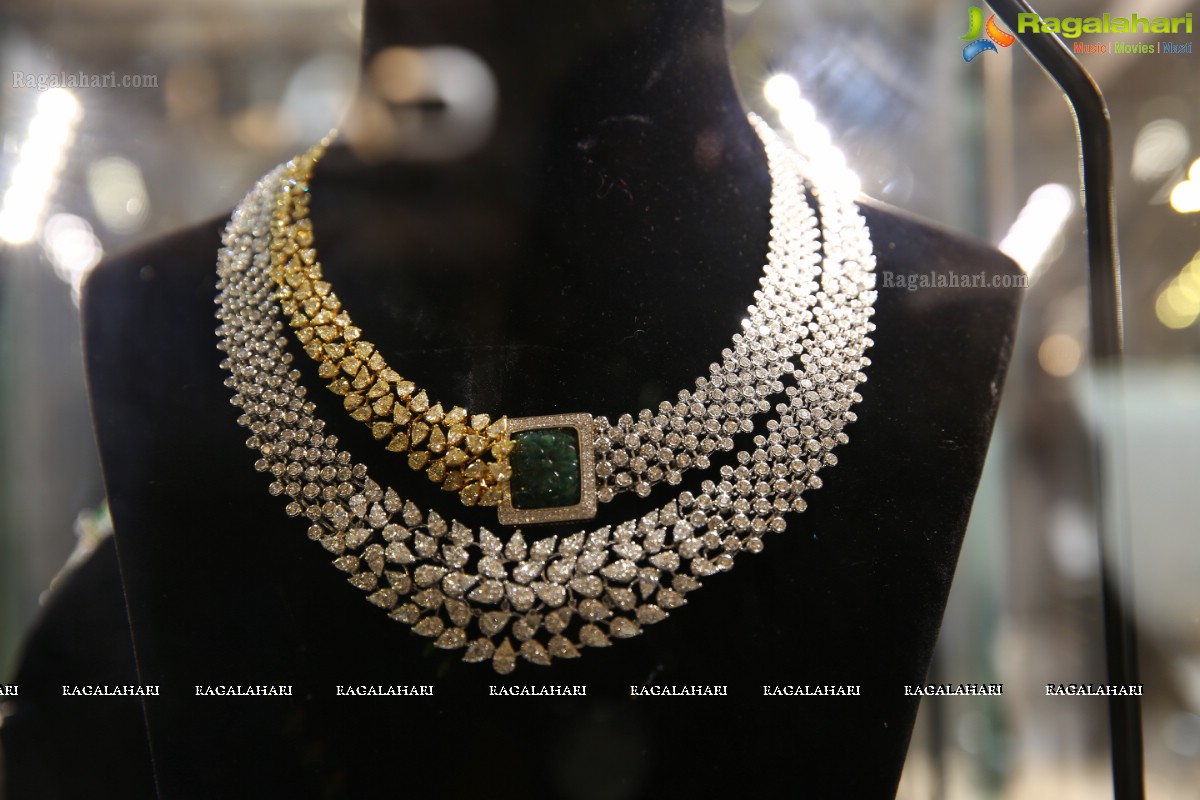 Diva Galleria - An Exhibition of Luxurious Diamond & Temple Jewellery @ Park Hyatt