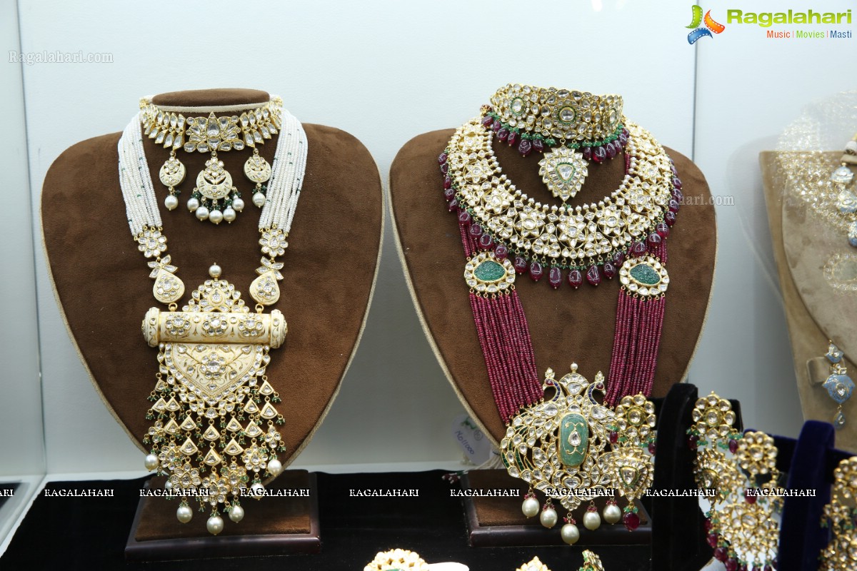 Diva Galleria - An Exhibition of Luxurious Diamond & Temple Jewellery @ Park Hyatt