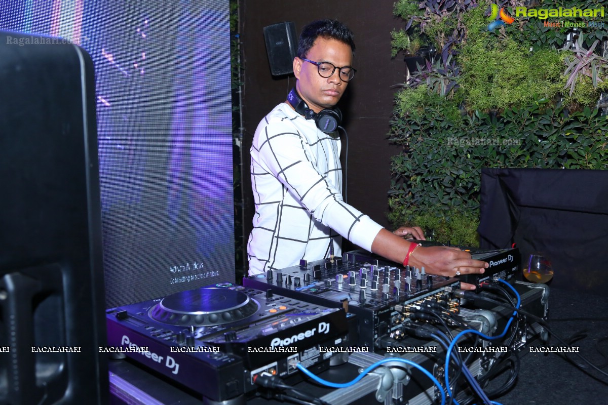 Friday Night with DJ Kash Trivedi @ Farzi Cafe, Jubilee hills
