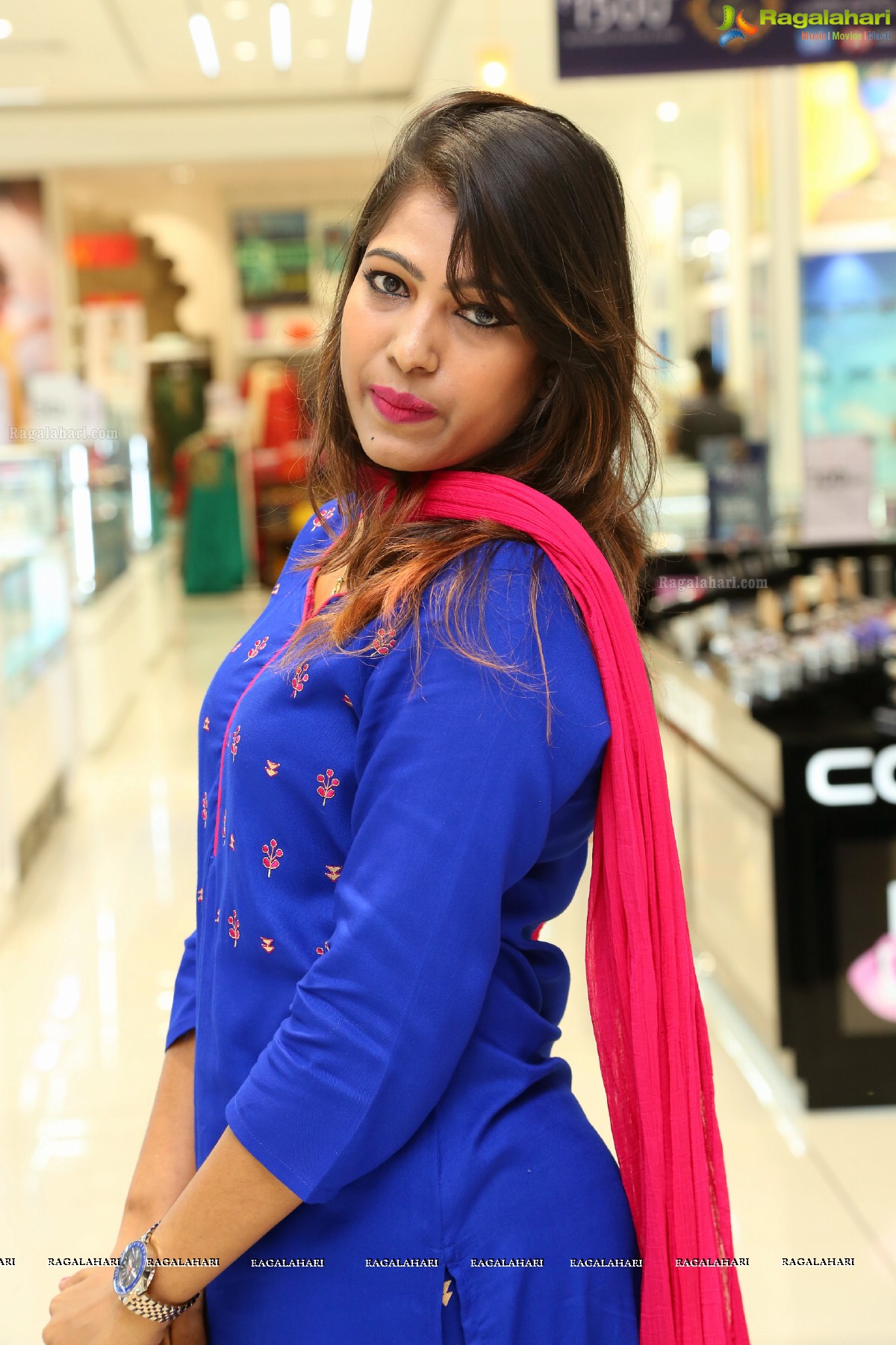 Shoppers Stop Fashion Show at Next Galleria Mall, Panjagutta