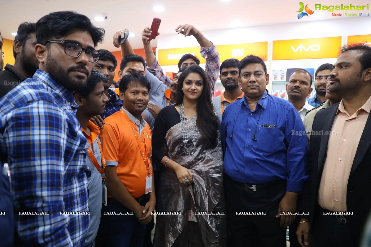 Happi Mobiles Grand Store Opening by Actress Keerthi Suresh at Guntur