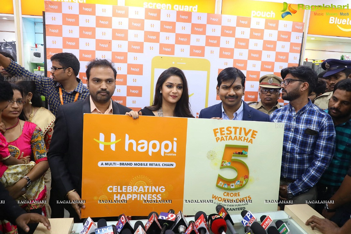 Happi Mobiles Grand Store Opening by Actress Keerthi Suresh at Guntur