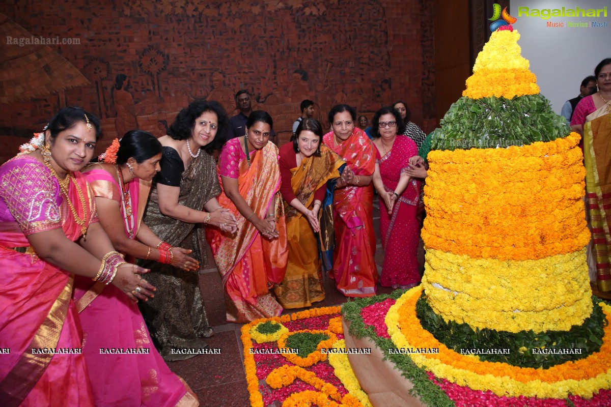 Ikebana International Hyderabad Chapter #250 Organises Ikebana Demonstration by Ho-Ren Sharda Reddy at Shilpakala Vadika