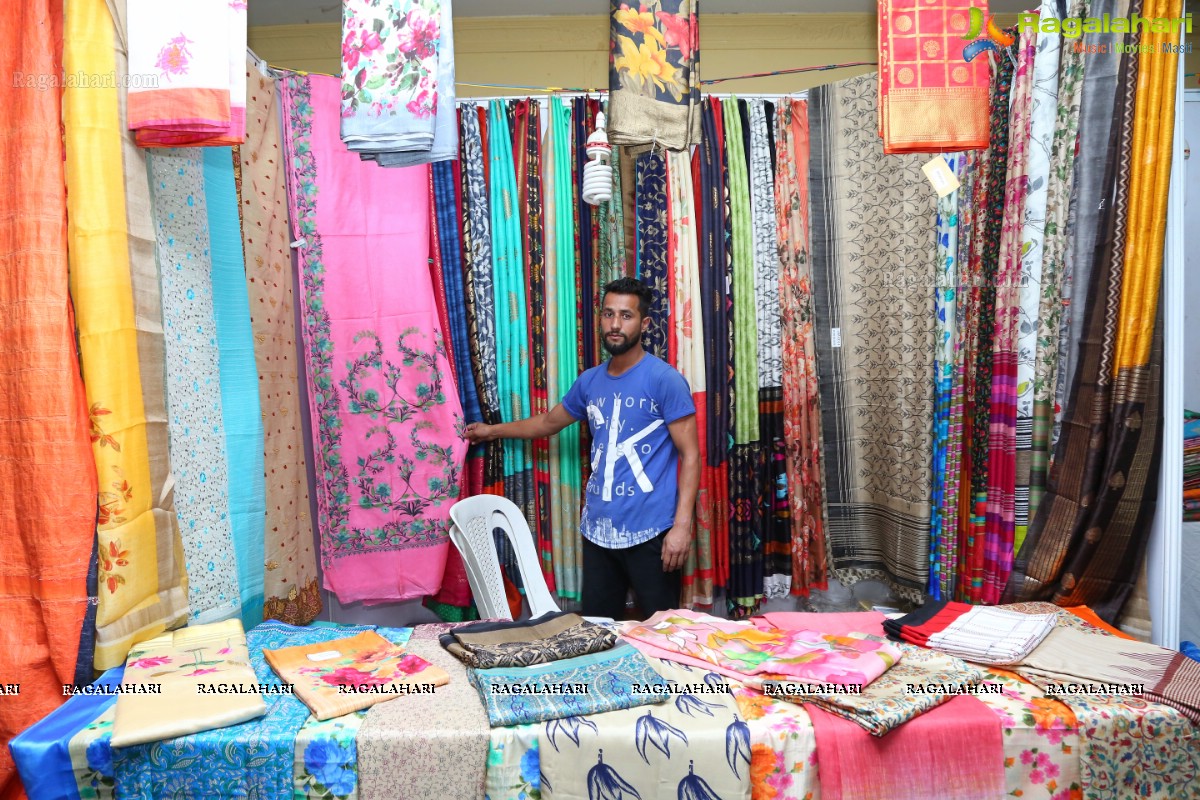 Shailaja Reddy Inaugurates Kala Silk Handloom Expo 2018 At TTD Himayatnagar