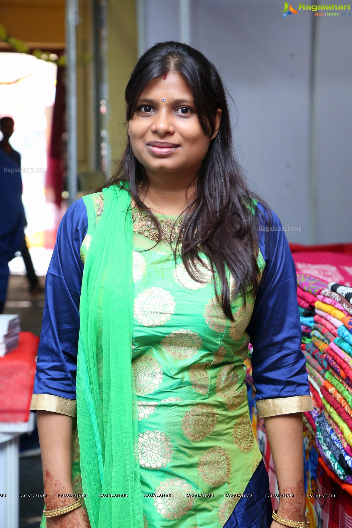 Shailaja Reddy Inaugurates Kala Silk Handloom Expo 2018 At TTD Himayatnagar