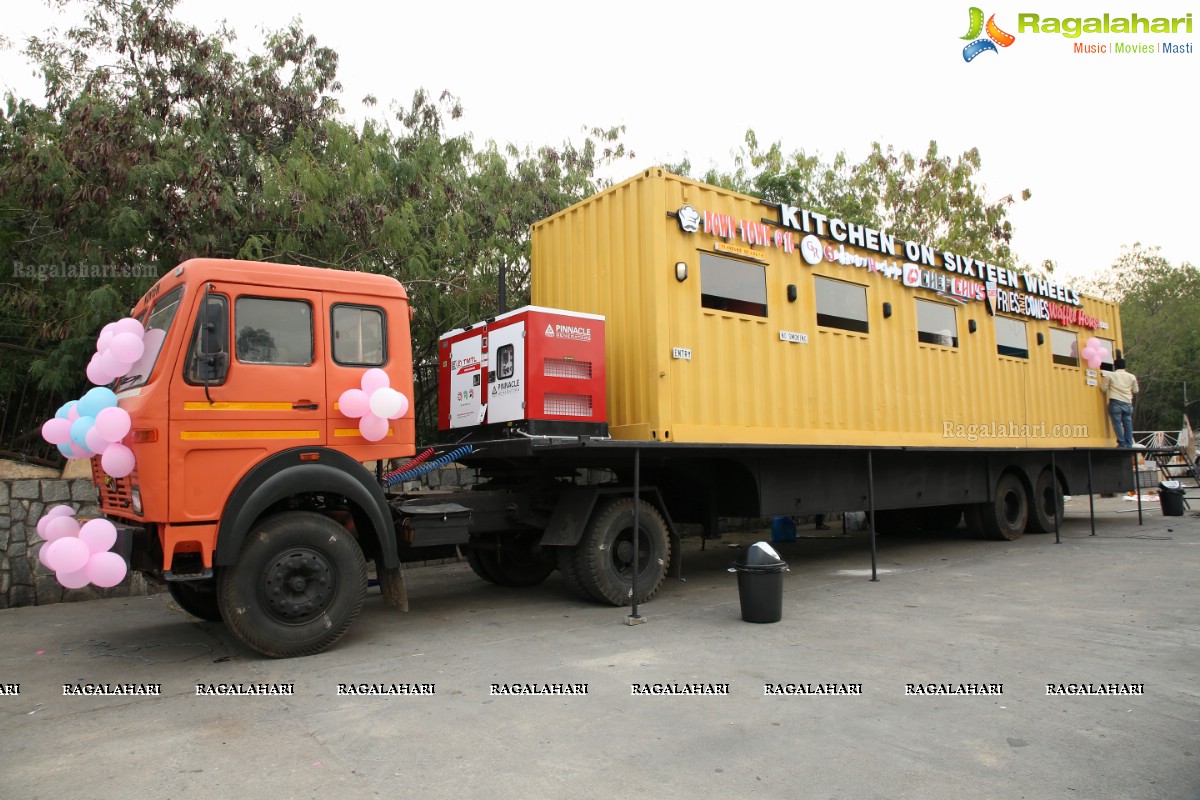 Kitchen on 16 Wheels launches India’s Longest Food Truck in Hyderabad