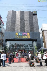 KLM Fashion Mall Launched by Payal Rajput-Karthikeya-Kaushal