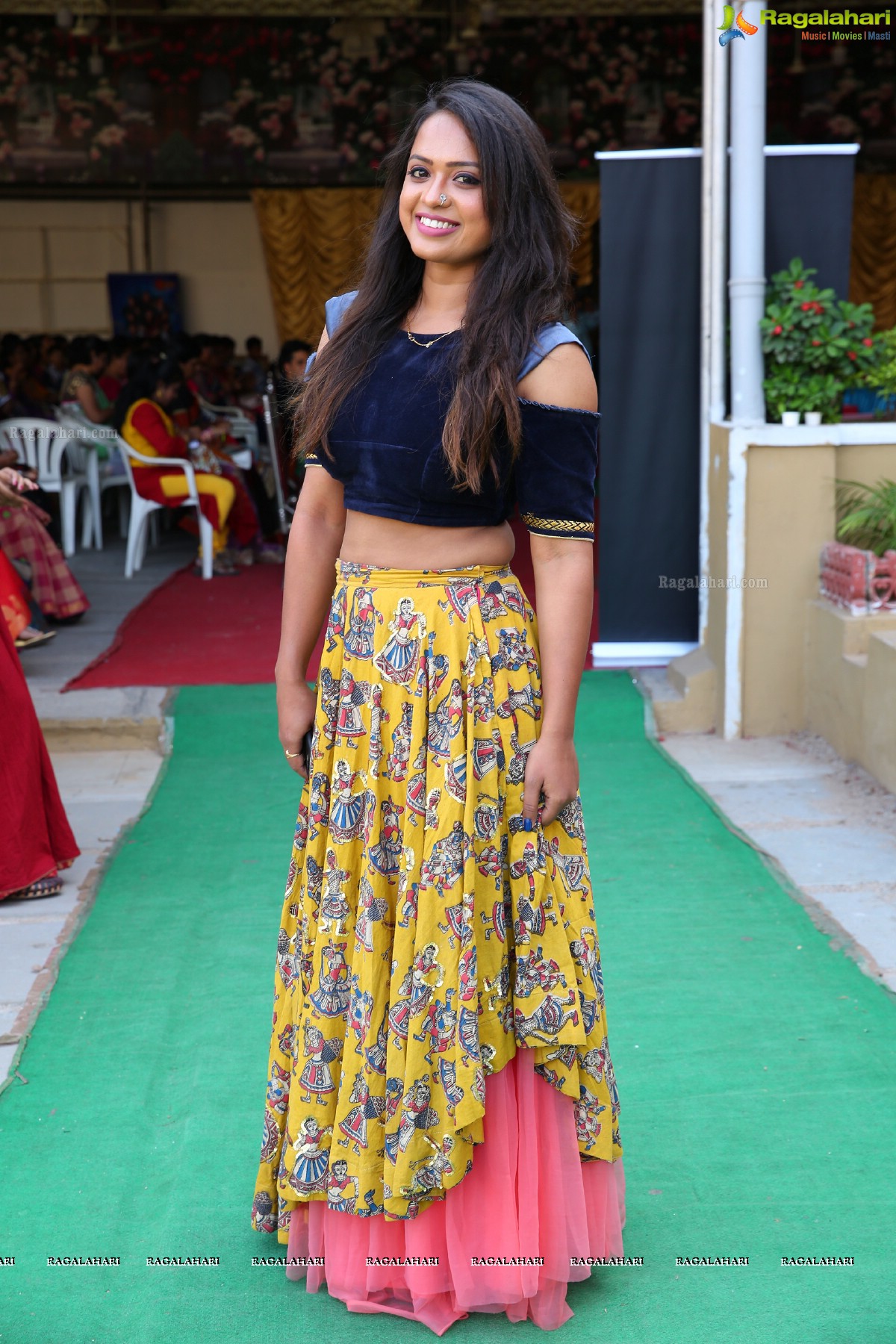 Nari Lokam Mega Kitty Party & Fashion Show By Gemini Tv And Rednose Entertainment