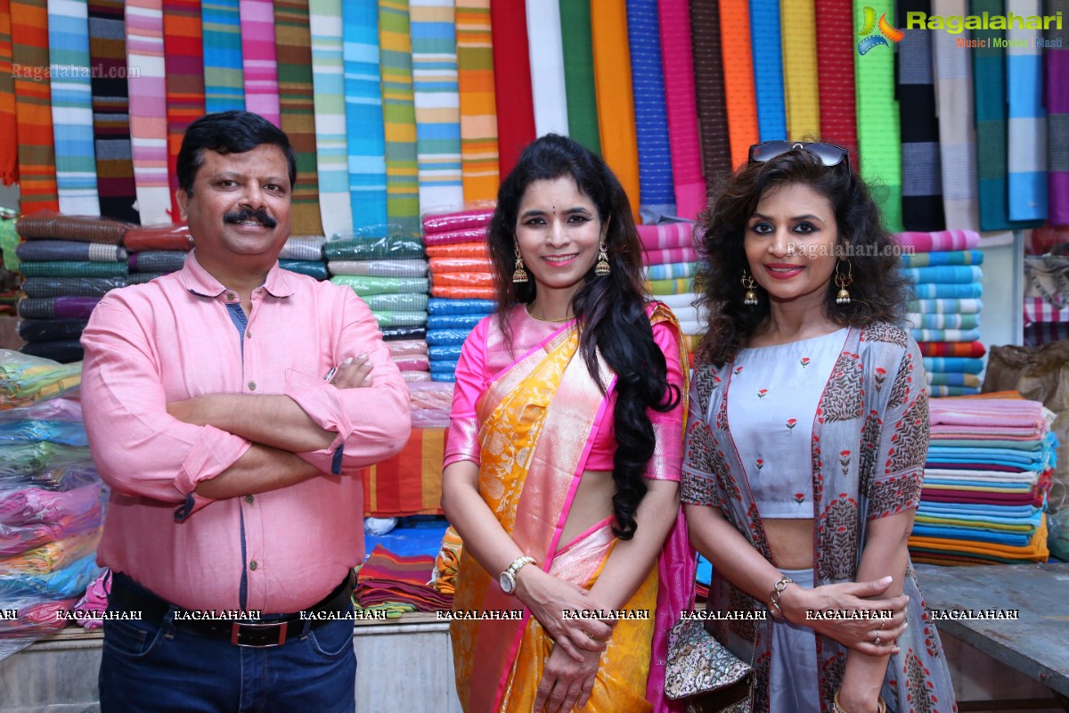 Mrs. Mamta Trivedi, Mrs India 2017 Launches National Silk Expo