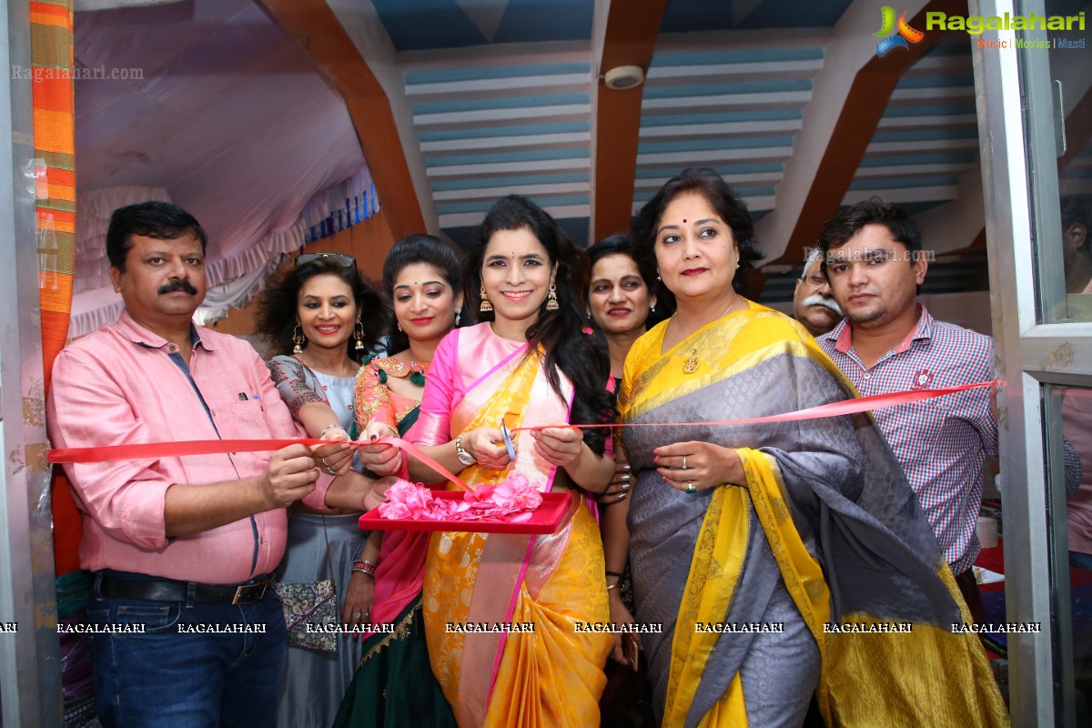 Mrs. Mamta Trivedi, Mrs India 2017 Launches National Silk Expo