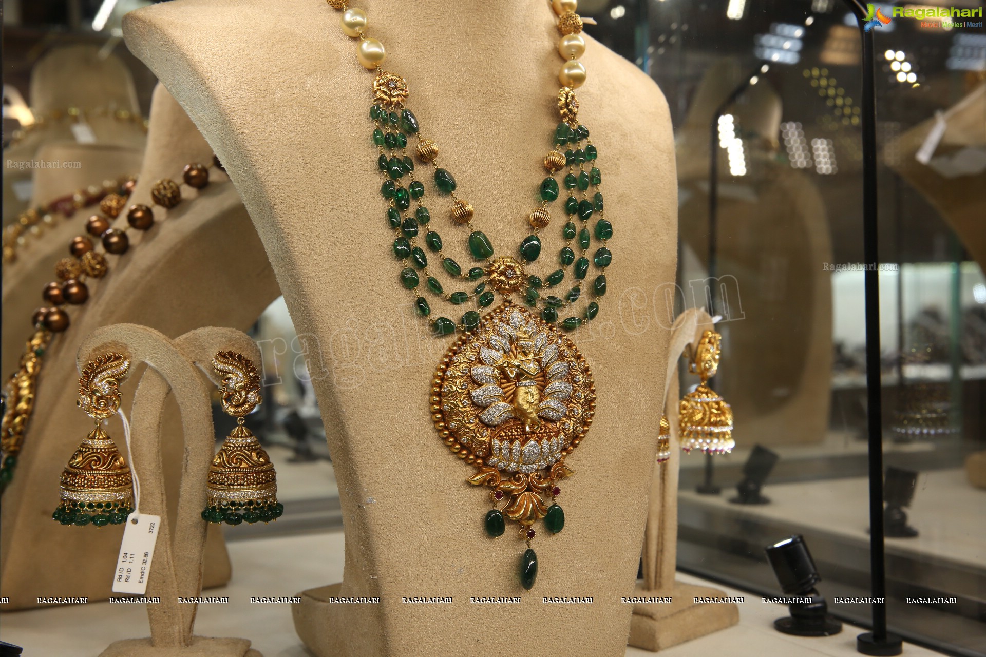 Temple and Diamond Jewellery Collection by Pavithra Jewellers Mumbai