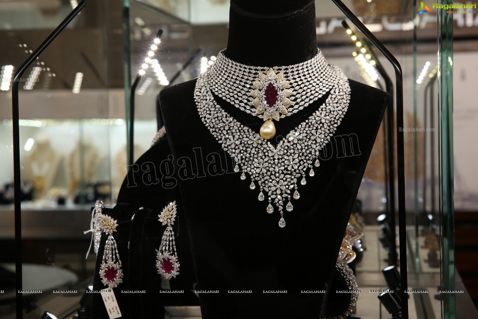 Temple and Diamond Jewellery Collection by Pavithra Jewellers Mumbai