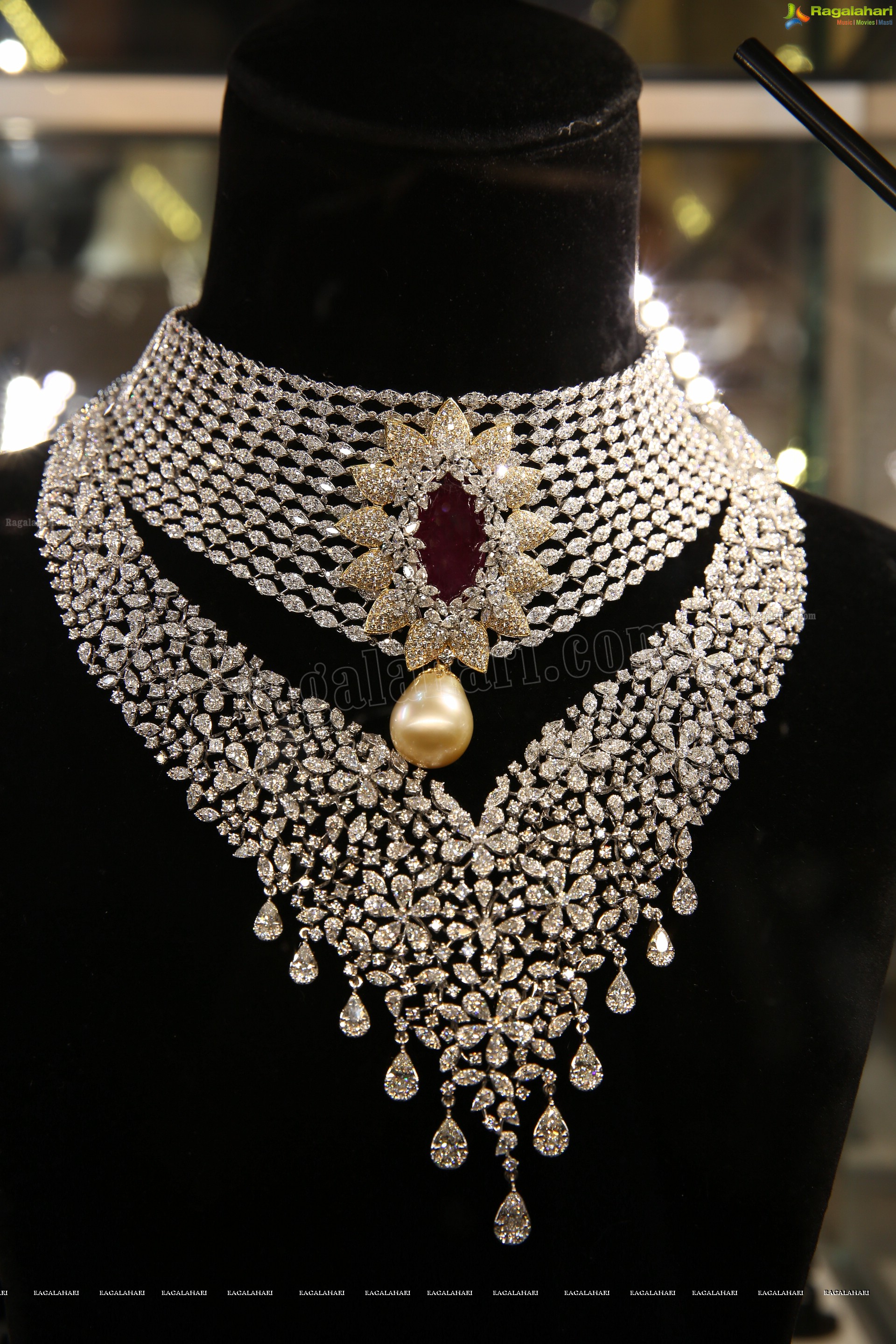 Temple and Diamond Jewellery Collection by Pavithra Jewellers Mumbai