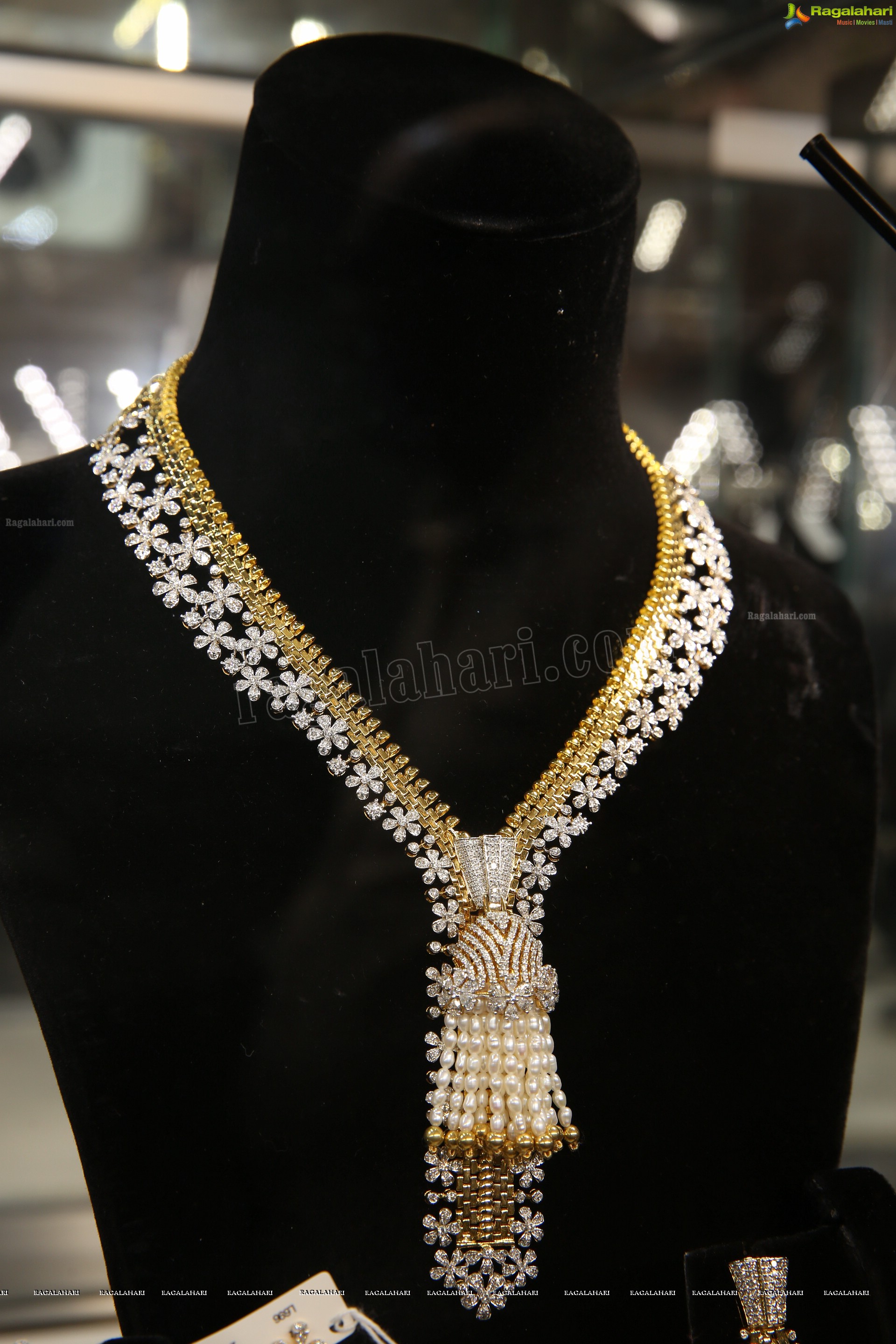 Temple and Diamond Jewellery Collection by Pavithra Jewellers Mumbai