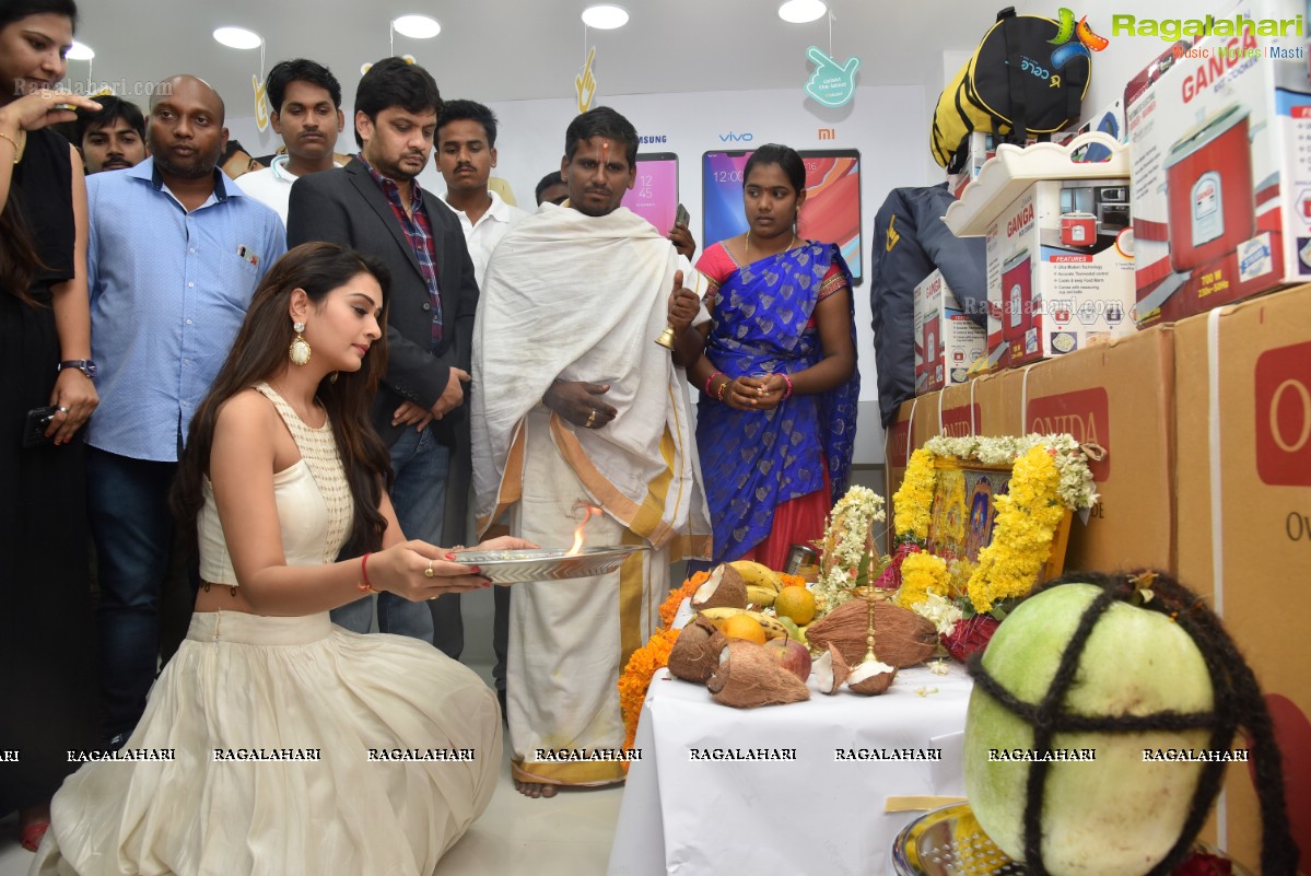 Payal Rajput Inaugurates Celekt Mobile Store