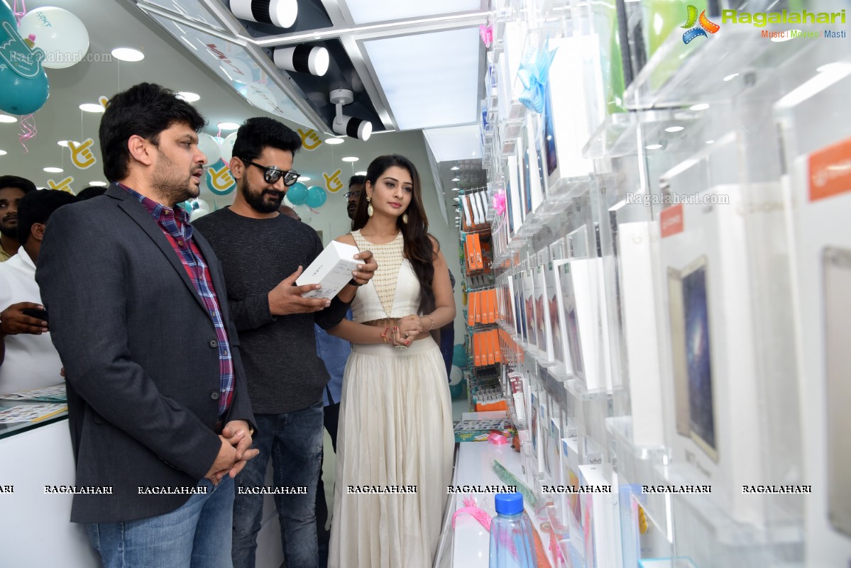 Payal Rajput Inaugurates Celekt Mobile Store