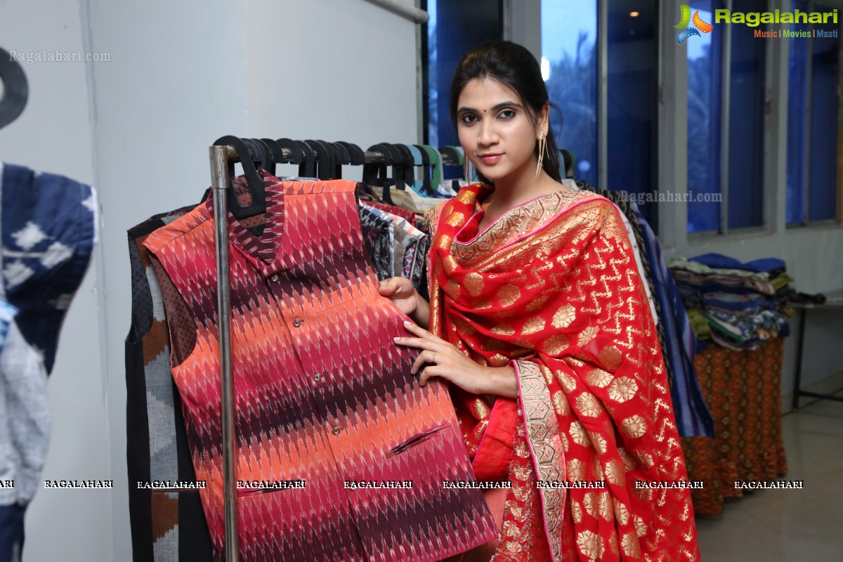 Pochampally Ikat Art Mela inaugurated by Miss Queen of India 2018 finalist Sandhya Thota