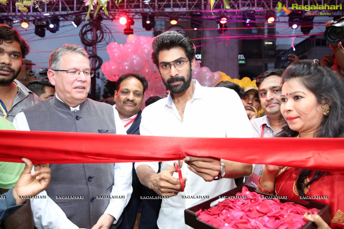 Raana launches Reliance Digital store at Punjagutta